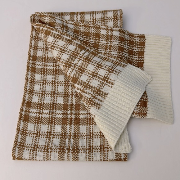 TIMBERLAND || Gold Plaid Scarf. Sz. OS - Picture 9 of 10